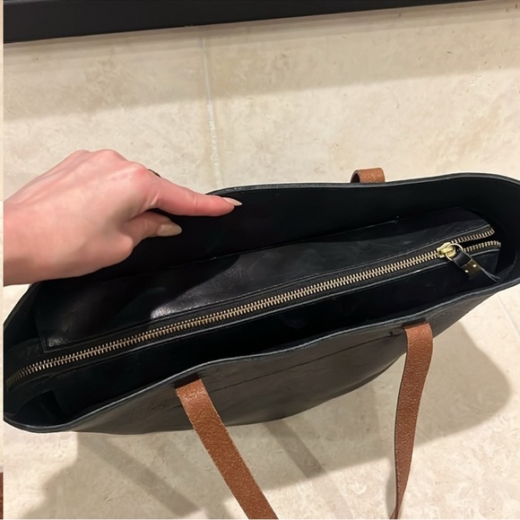 Madewell Leather Tote Black - Picture 8 of 13